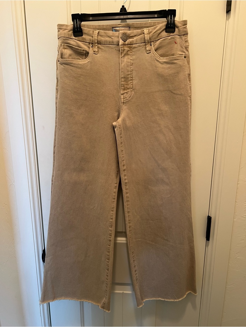 Kut from the Kloth High Rise  Women's Beige Wide-Leg Jeans. Size 4